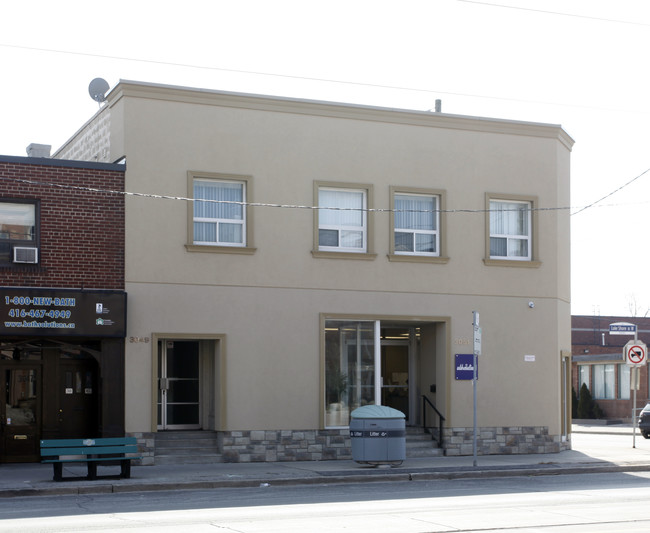 3051 Lake Shore Blvd W in Toronto, ON - Building Photo - Building Photo