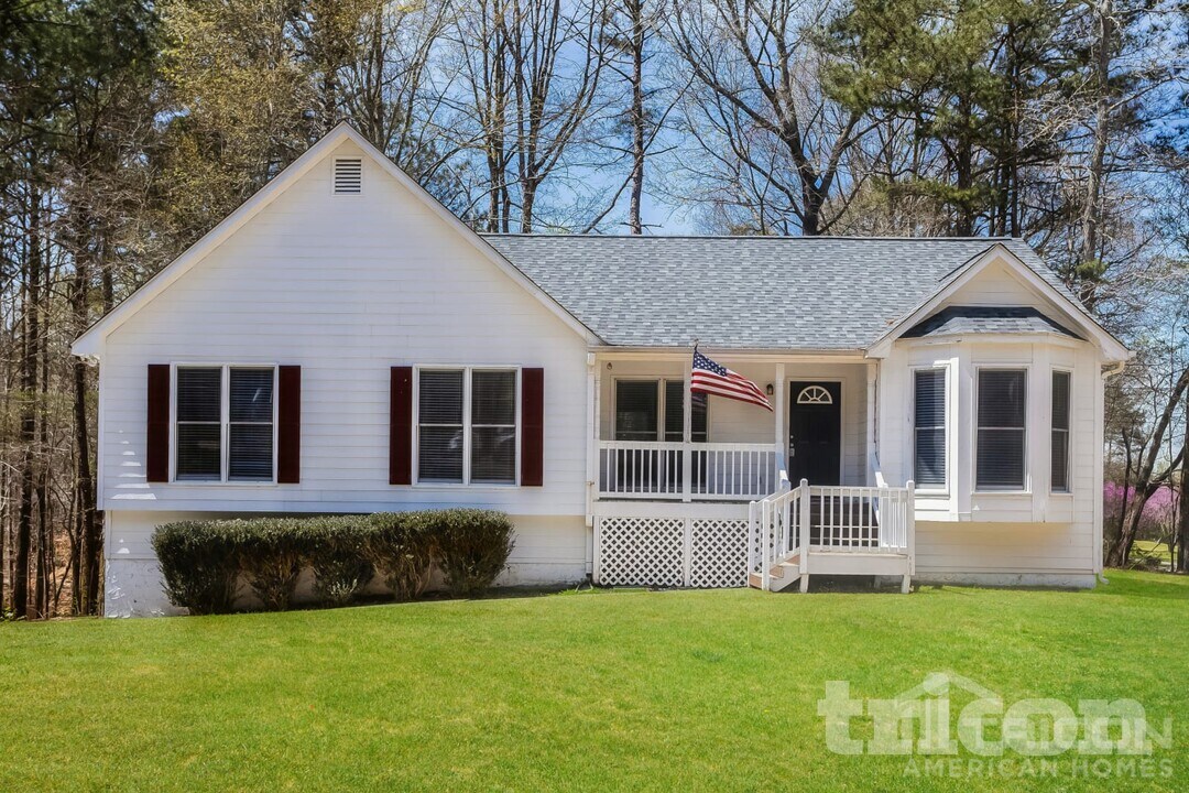 229 Oak Landing Dr in Douglasville, GA - Building Photo