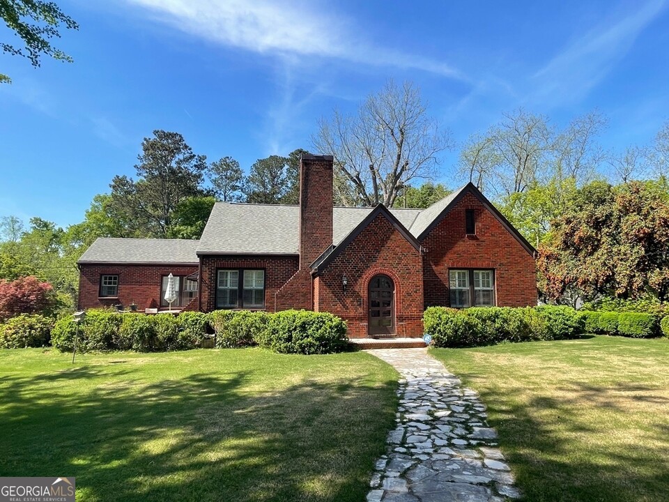 329 Country Club Rd in Lagrange, GA - Building Photo