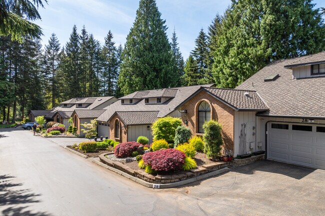 Trillium Court Condominiums in Mill Creek, WA - Foto de edificio - Building Photo