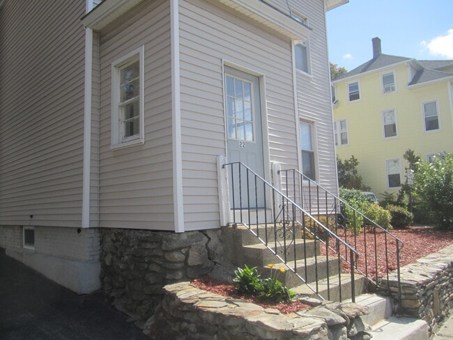 22 Lancaster St