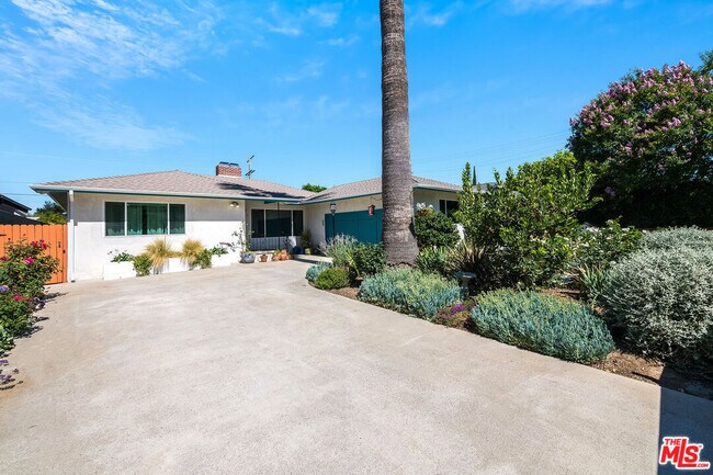 5651 Mammoth Ave in Los Angeles, CA - Building Photo - Building Photo