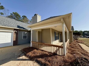 228 Sunflower Dr in Bonaire, GA - Building Photo - Building Photo