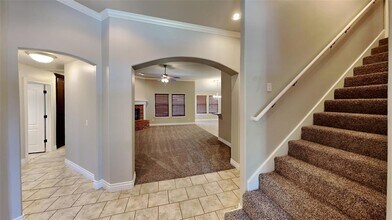 10217 SW 28th Cir in Yukon, OK - Building Photo - Building Photo