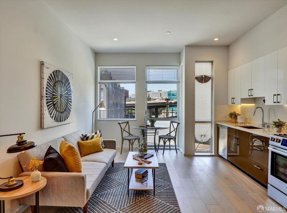1001 17th St in San Francisco, CA - Building Photo