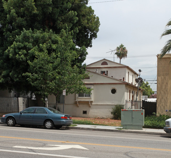 308 E Verdugo Ave