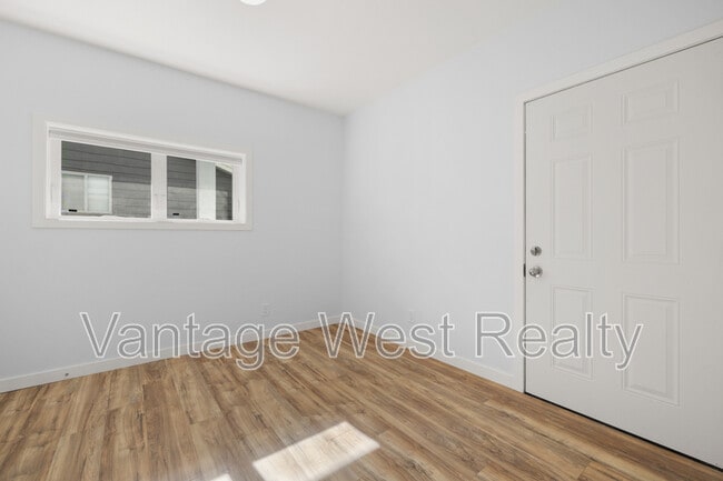 property at 1566-1566 Pritchard Dr