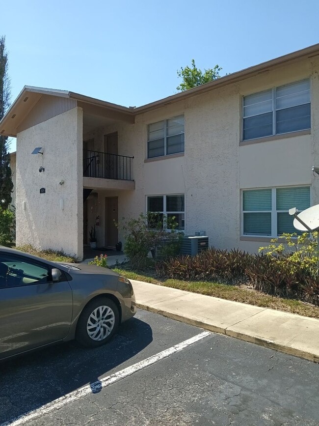 property at 1924 Honour Rd