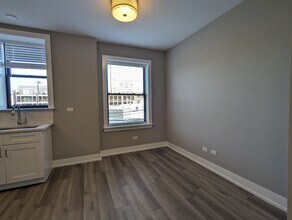 3935 N Janssen Ave, Unit 3941-1W in Chicago, IL - Building Photo - Building Photo