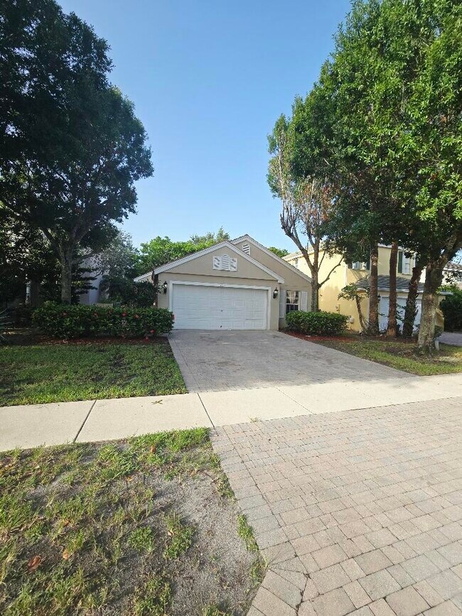 property at 152 Canterbury Pl