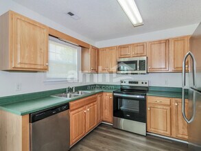 7236 Walking Horse Ct in Wilmington, NC - Building Photo - Building Photo