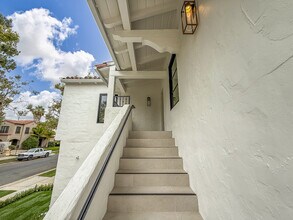 150 N Arnaz Dr, Unit C in Beverly Hills, CA - Building Photo - Building Photo