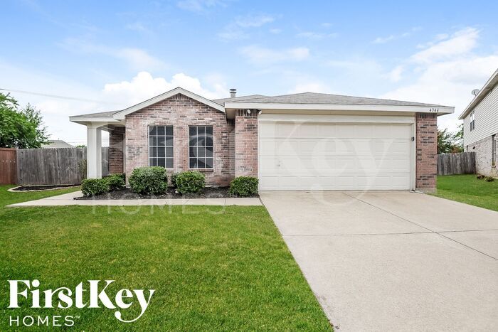 4344 Hunters Creek Dr in Fort Worth, TX - Building Photo