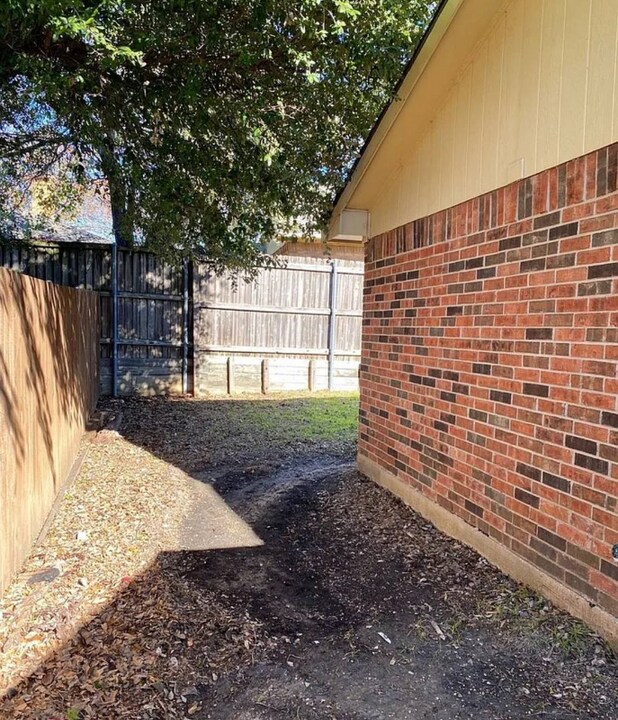 8919 Marilyn Dr in Frisco, TX - Foto de edificio