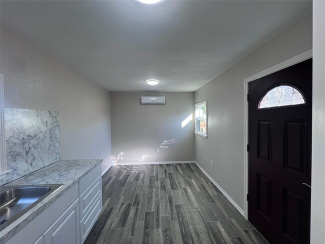 10519 Silver Oak Ln in Houston, TX - Building Photo - Building Photo