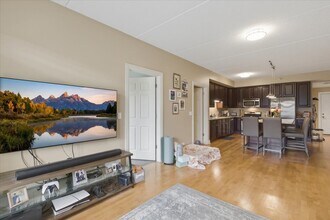 1670 Mill St in Des Plaines, IL - Building Photo - Building Photo