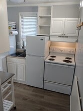 201 Lake Dr, Unit B in Atlanta, GA - Foto de edificio - Building Photo