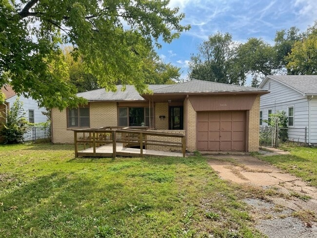 property at 1406 NW Irwin Ave