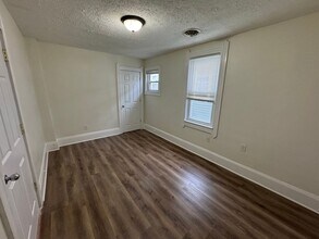 2476 W 10th St in Cleveland, OH - Building Photo - Building Photo