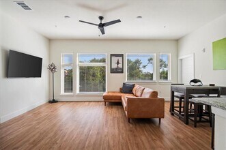 1811 Webberville Rd in Austin, TX - Building Photo - Building Photo