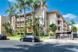 4646 Willis Ave in Sherman Oaks, CA - Building Photo