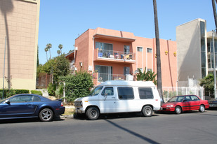 967 Elden Ave in Los Angeles, CA - Building Photo