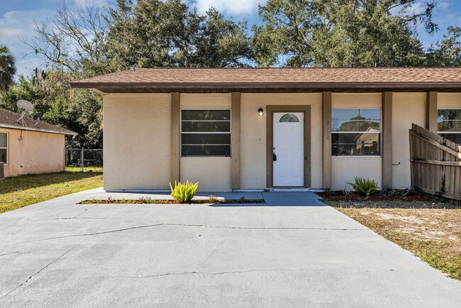 2510 India Palm Dr in Edgewater, FL - Building Photo - Building Photo