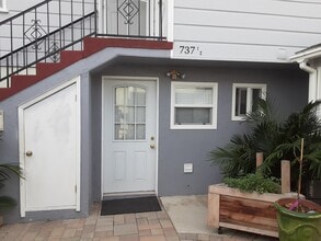 737 W 19th St, Unit 3 in San Pedro, CA - Foto de edificio - Building Photo