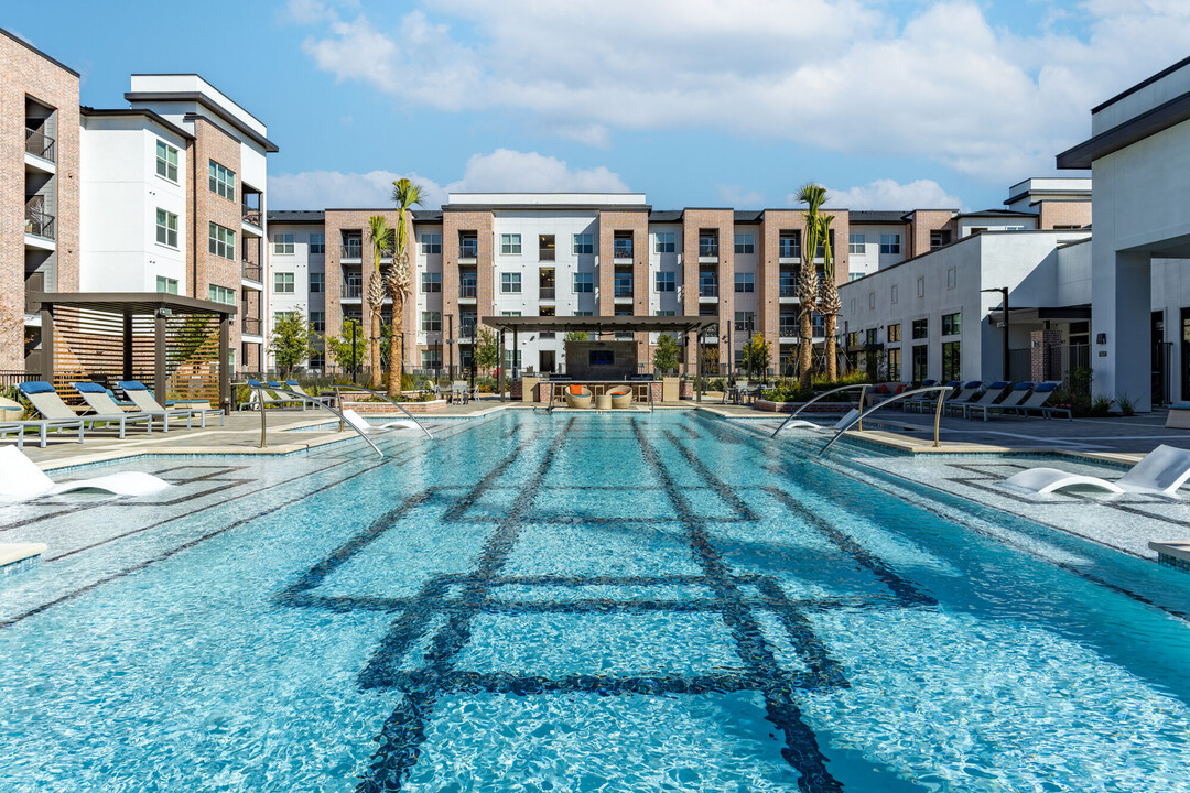 Bellrock La Frontera in Austin, TX - Building Photo