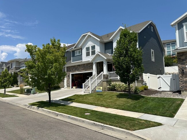 property at 568 W 4050 N
