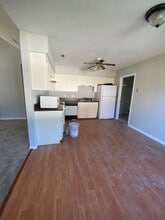 822 Lost Grove Ln in Hinesville, GA - Building Photo - Building Photo