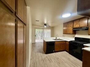 Los Robles Vista in Redlands, CA - Building Photo - Building Photo