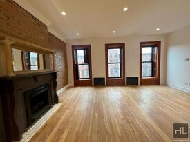 512 Madison St in Brooklyn, NY - Building Photo