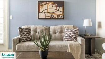 8989 West Rd in Houston, TX - Building Photo