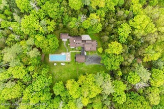 16 Juniper Ln in Woodstock, NY - Building Photo - Building Photo