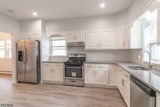 75 Park Ave in Madison, NJ - Building Photo - Building Photo