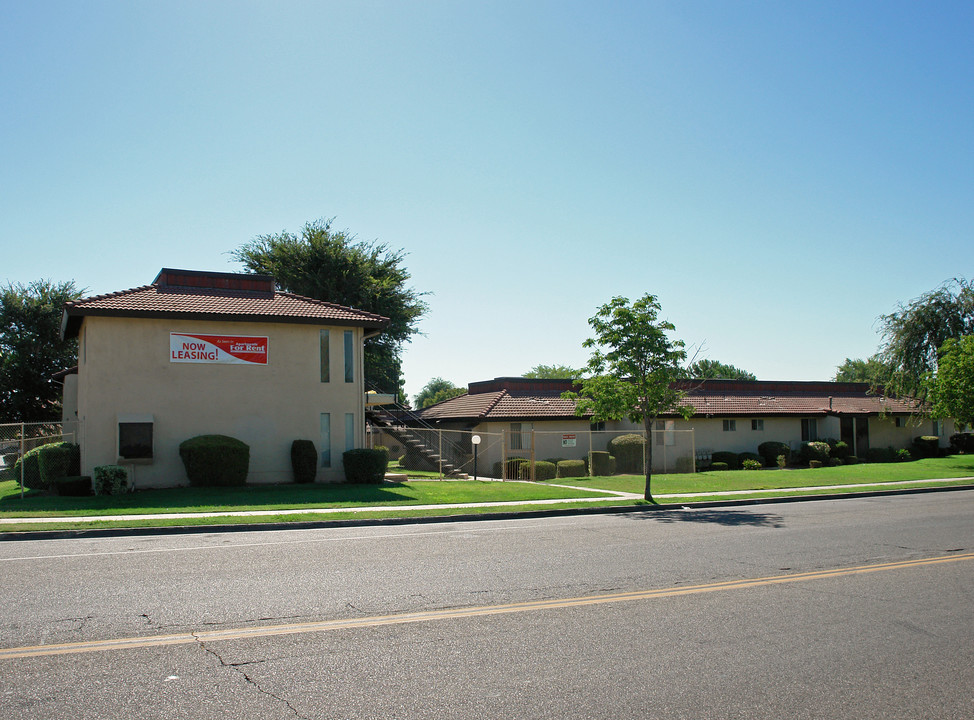 Sunburst Apartments in Fresno, CA - Building Photo