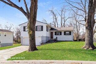 4704 Kensington Ave in Kansas City, MO - Building Photo