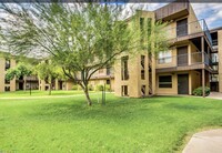 461 W Holmes Ave, Unit 347 in Mesa, AZ - Foto de edificio - Building Photo