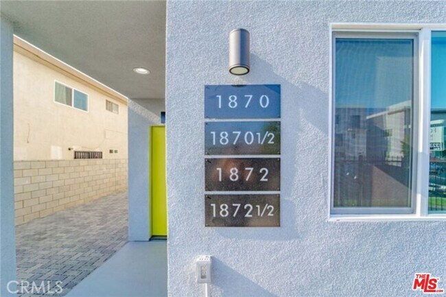1872 W 20th St in Los Angeles, CA - Building Photo - Building Photo