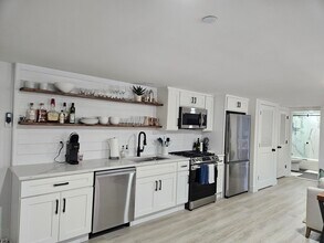 90 Shrewsbury Ave in Red Bank, NJ - Building Photo - Building Photo