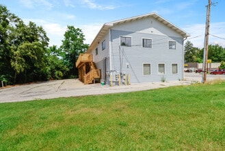 410 Pine Lake Ave, Unit F in La Porte, IN - Building Photo - Building Photo