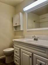 583 Van Wey Cir, Unit D in Eagle Point, OR - Foto de edificio - Building Photo