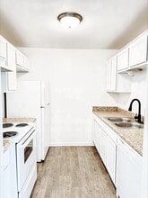 Spanish Lake Apartments in New Iberia, LA - Building Photo - Building Photo