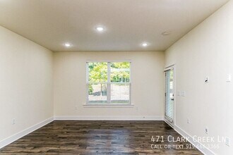 471 Clark Creek Ln in Cary, NC - Building Photo - Building Photo