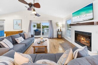 501 Dolphin St in Panama City Beach, FL - Building Photo - Building Photo