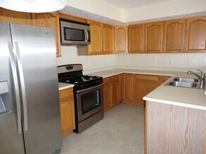 6801 Augusta Hills Dr NE in Rio Rancho, NM - Building Photo - Building Photo