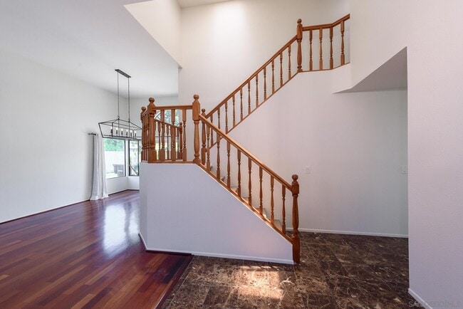 18534 Wessex St in San Diego, CA - Foto de edificio - Building Photo
