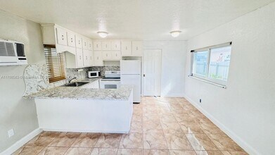 2030 E 2nd Ave-Unit -REAR in Hialeah, FL - Building Photo - Building Photo
