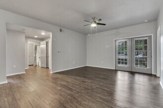 The Redland in San Antonio, TX - Foto de edificio - Building Photo